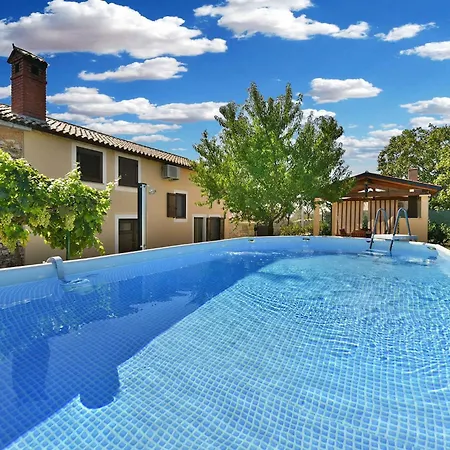 With Pool In Galizana-istrien 39013 Nyaraló Galižana